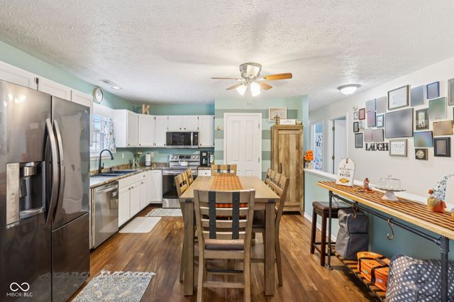 616 Sugar Maple Lane, Mooresville, IN 46158