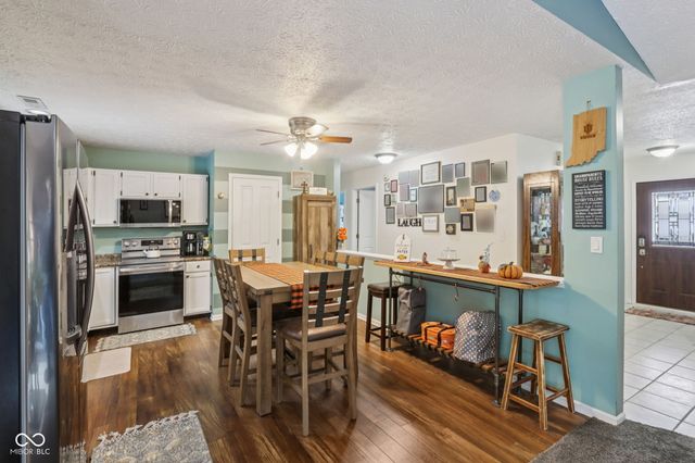 616 Sugar Maple Lane, Mooresville, IN 46158