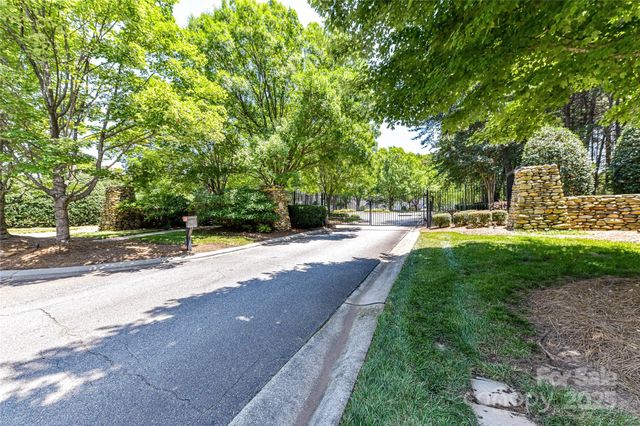 135 Hopkinton Drive, Mooresville, NC 28117