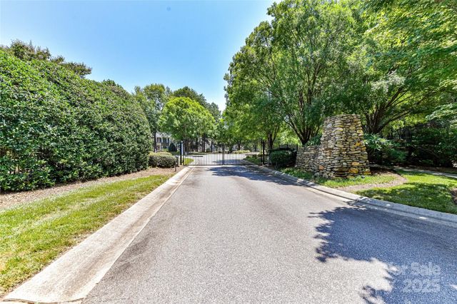 135 Hopkinton Drive, Mooresville, NC 28117