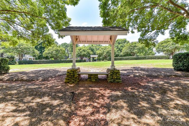135 Hopkinton Drive, Mooresville, NC 28117