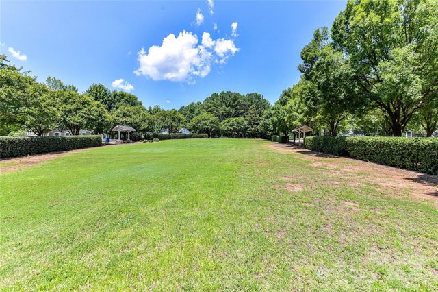 135 Hopkinton Drive, Mooresville, NC 28117