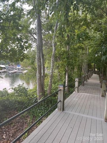 135 Hopkinton Drive, Mooresville, NC 28117