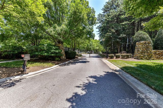 135 Hopkinton Drive, Mooresville, NC 28117