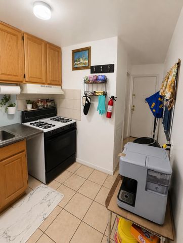 825 SPRUCE ST, Camden, NJ 08103