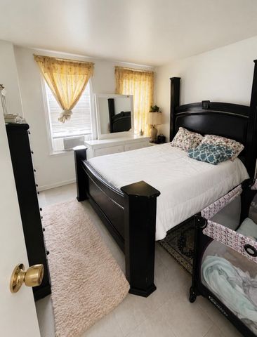 825 SPRUCE ST, Camden, NJ 08103