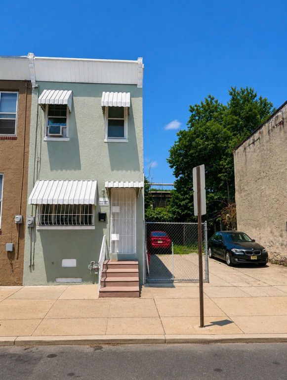 825 SPRUCE ST, Camden, NJ 08103