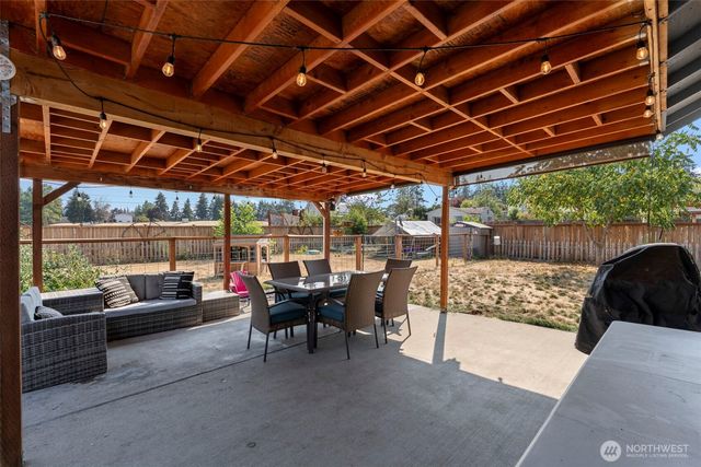 2708 180th Street E, Tacoma, WA 98445