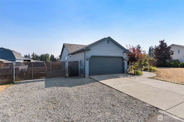 2708 180th Street E, Tacoma, WA 98445