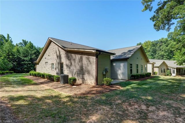 2222 St James Drive, Reidsville, NC 27320