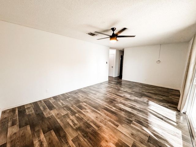 425 W Spring Lane, Lemoore, CA 93245
