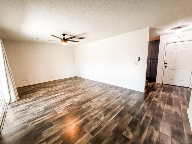 425 W Spring Lane, Lemoore, CA 93245