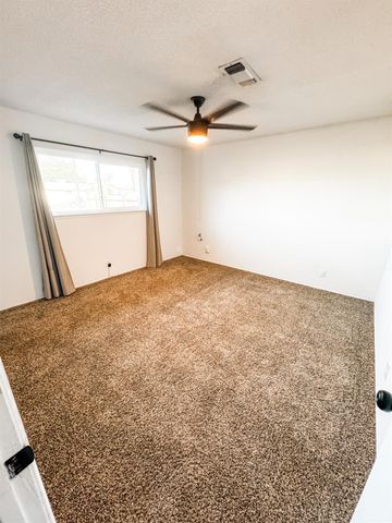 425 W Spring Lane, Lemoore, CA 93245