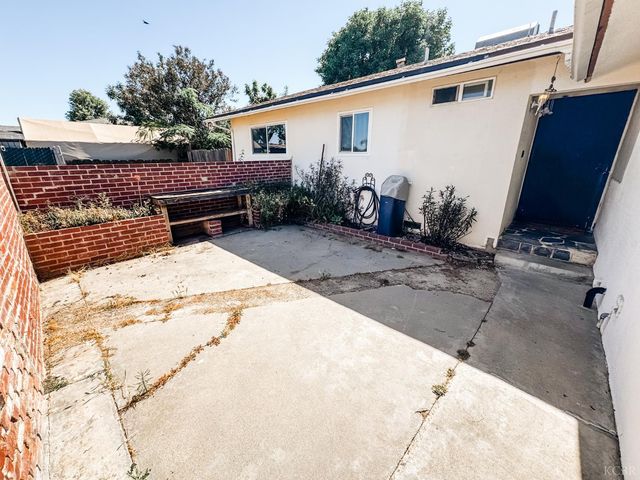 425 W Spring Lane, Lemoore, CA 93245