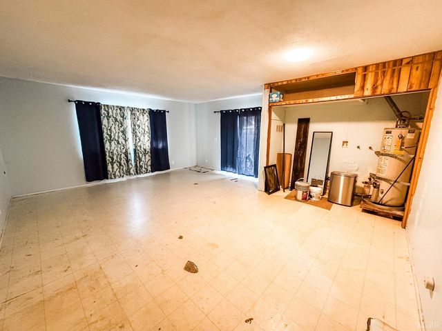425 W Spring Lane, Lemoore, CA 93245