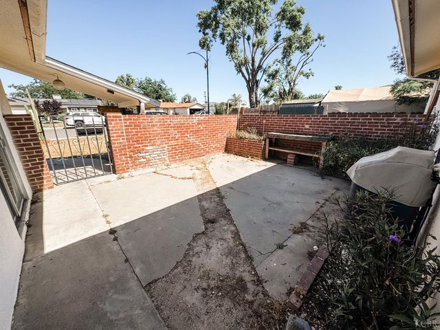 425 W Spring Lane, Lemoore, CA 93245