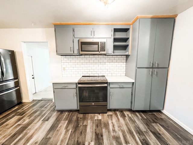 425 W Spring Lane, Lemoore, CA 93245