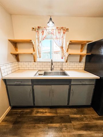 425 W Spring Lane, Lemoore, CA 93245