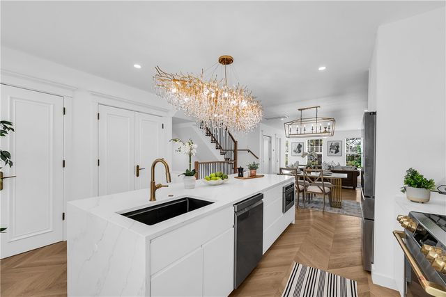 331 SW 5th Street, Bentonville, AR 72712