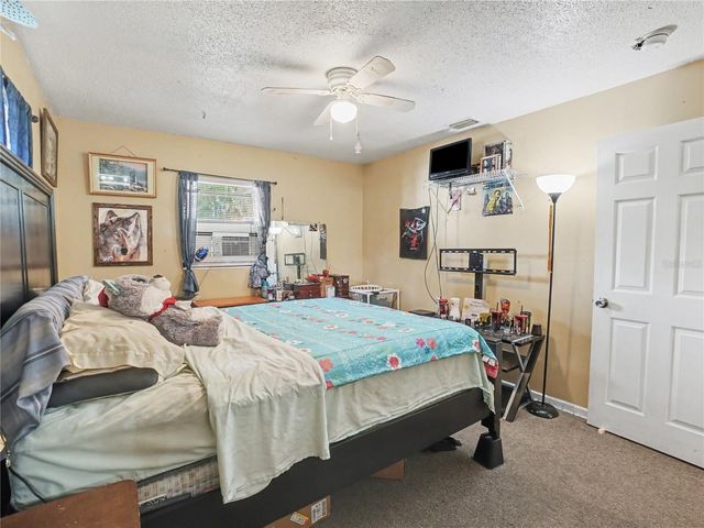 205 W DIVISION STREET, Deland, FL 32720