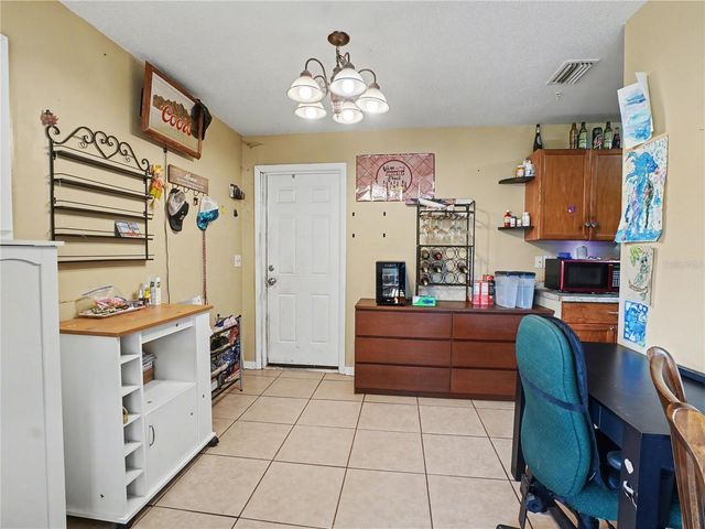 205 W DIVISION STREET, Deland, FL 32720