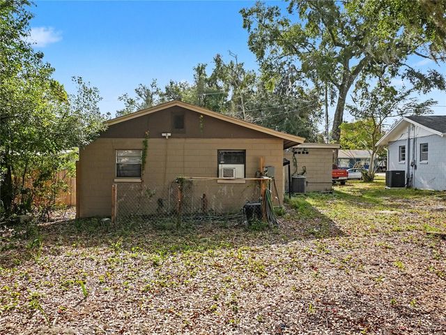 205 W DIVISION STREET, Deland, FL 32720