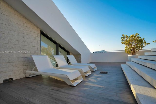 88 SW 7th Street PH 4303, Miami, FL 33130