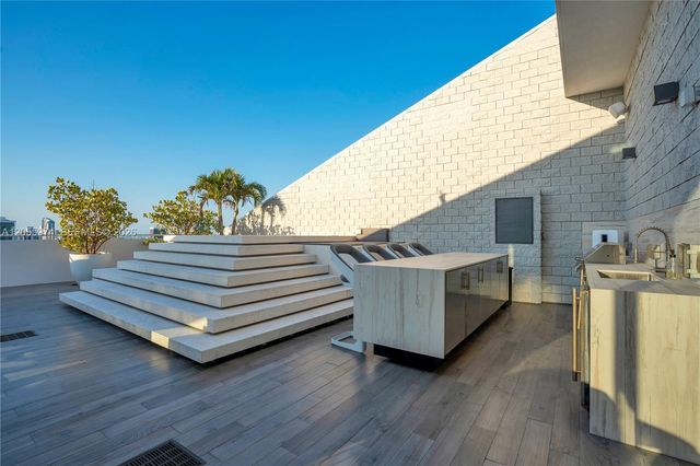 88 SW 7th Street PH 4303, Miami, FL 33130