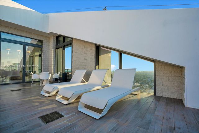88 SW 7th Street PH 4303, Miami, FL 33130