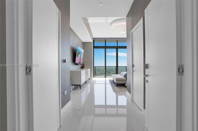 88 SW 7th Street PH 4303, Miami, FL 33130