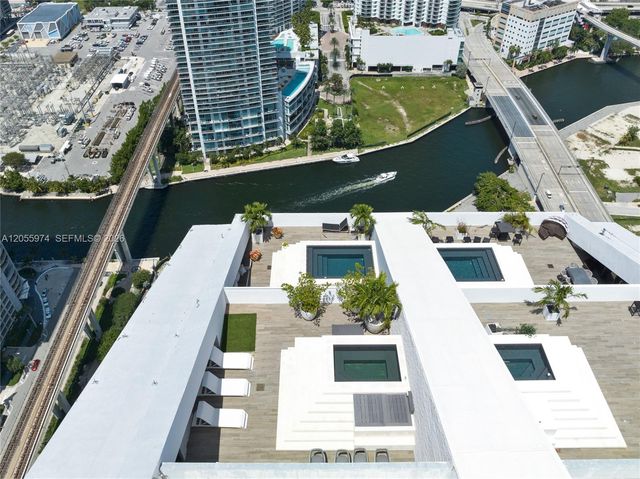 88 SW 7th Street PH 4303, Miami, FL 33130