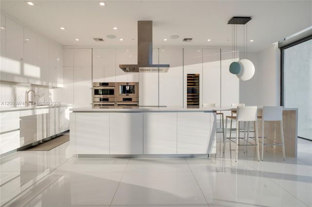 88 SW 7th Street PH 4303, Miami, FL 33130
