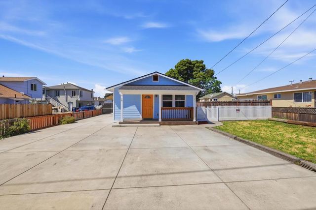 16 Airport Road, Freedom, CA 95019