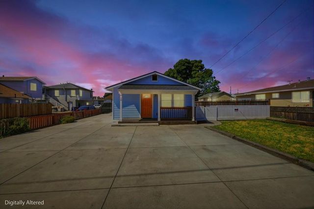 16 Airport Road, Freedom, CA 95019