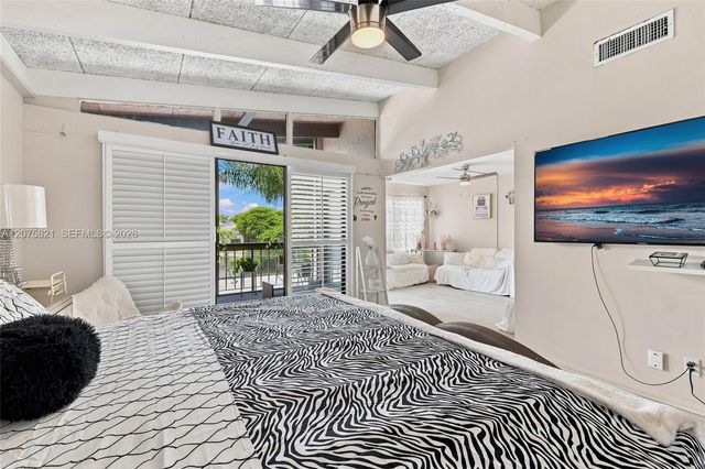 958 Mockingbird Lane 513, Plantation, FL 33324