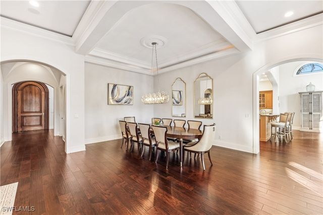 280 Egret AVE, Naples, FL 34108