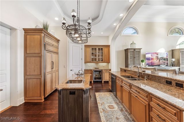 280 Egret AVE, Naples, FL 34108