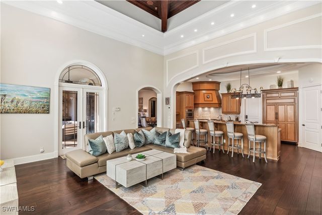 280 Egret AVE, Naples, FL 34108