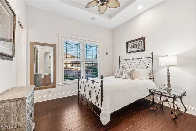 280 Egret AVE, Naples, FL 34108