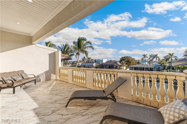 280 Egret AVE, Naples, FL 34108