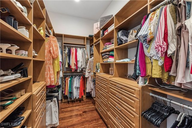 280 Egret AVE, Naples, FL 34108