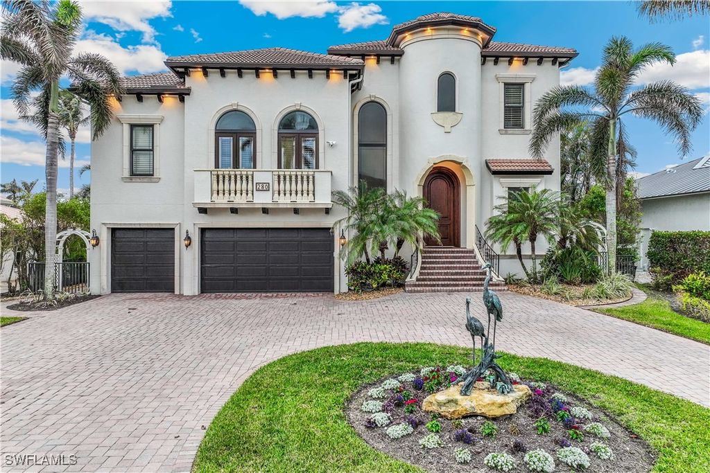 280 Egret AVE, Naples, FL 34108