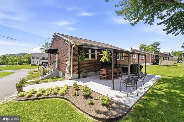 445 E MOYER RD, Pottstown, PA 19464