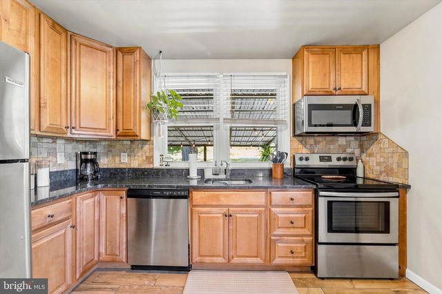 445 E MOYER RD, Pottstown, PA 19464