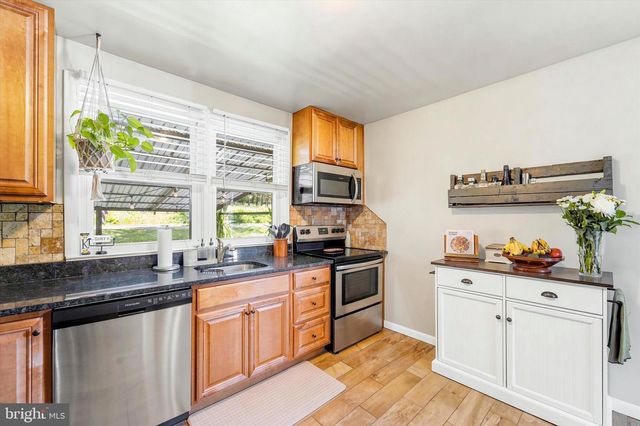 445 E MOYER RD, Pottstown, PA 19464