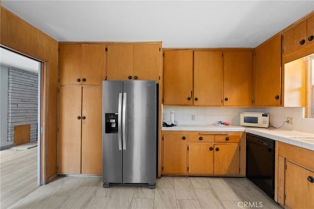 7229 De Celis, Van Nuys, CA 91406