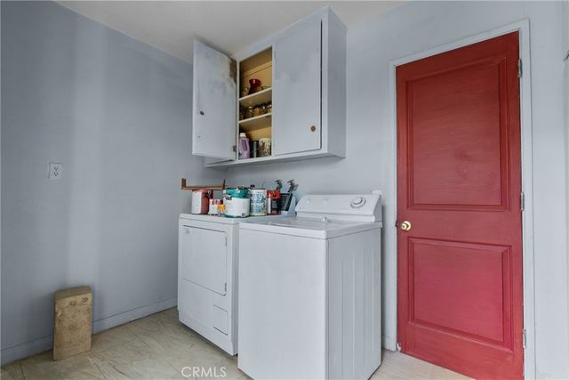 7229 De Celis, Van Nuys, CA 91406