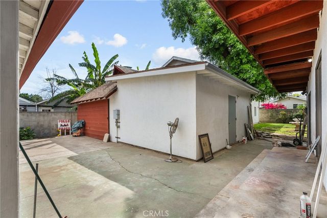 7229 De Celis, Van Nuys, CA 91406