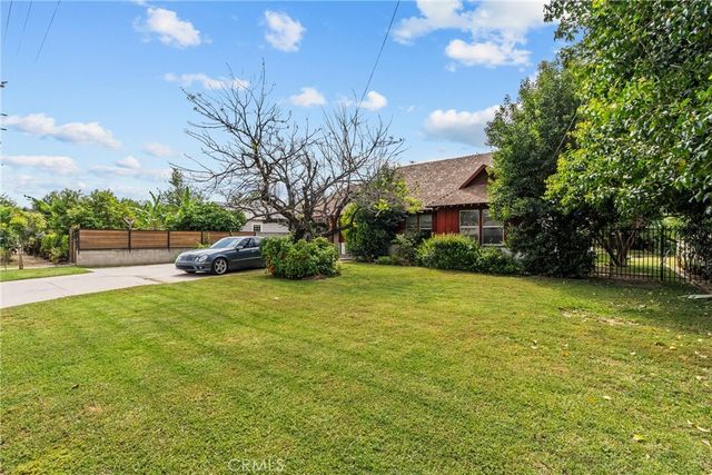 7229 De Celis, Van Nuys, CA 91406