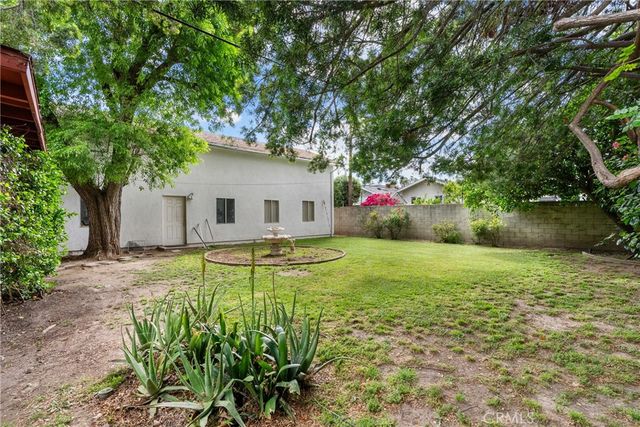 7229 De Celis, Van Nuys, CA 91406